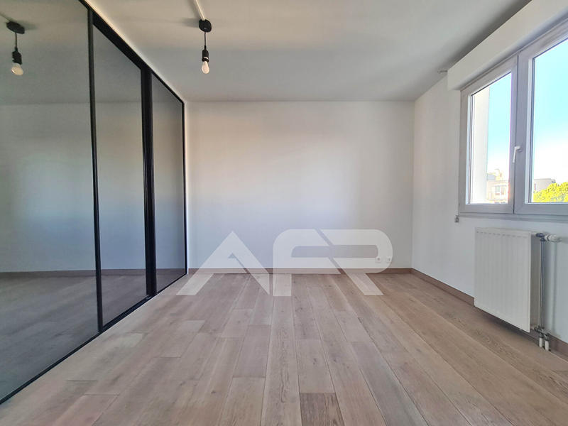 Appartement - 93 m² - 4 pièces