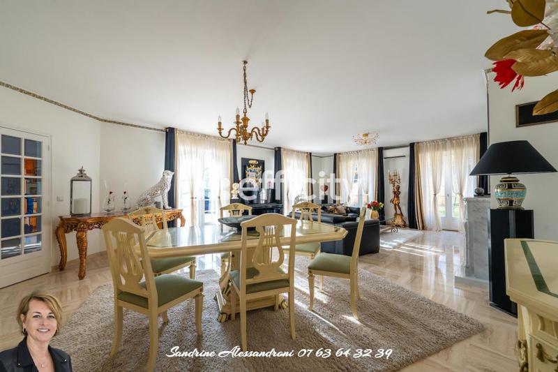 Maison - 193 m² - 7 pièces