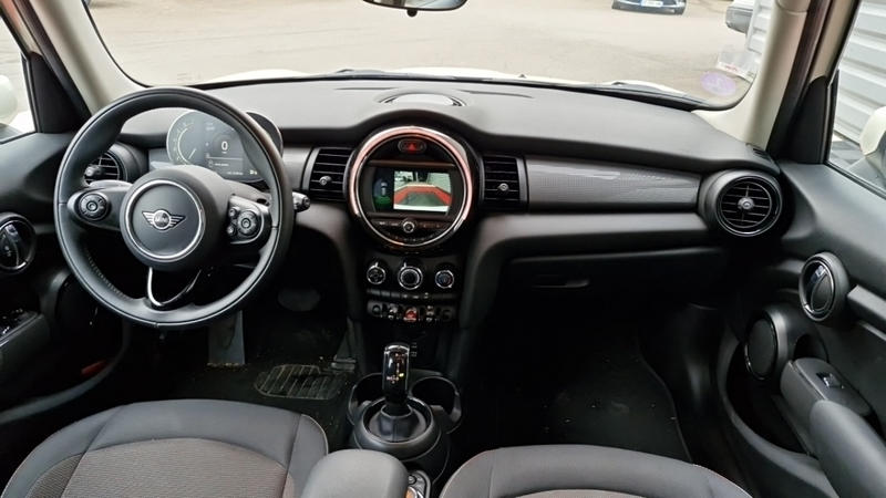 Mini 5 portes Hatch F55 Lci Cooper 136 Ch Bva7 Finition Business Design