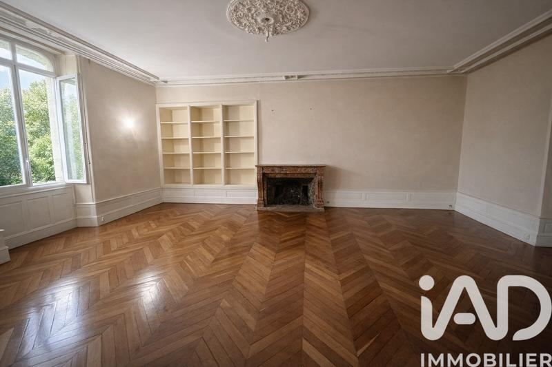 Maison - 240 m² - 5 pièces