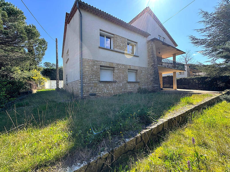 Maison - 173 m² - 11 pièces