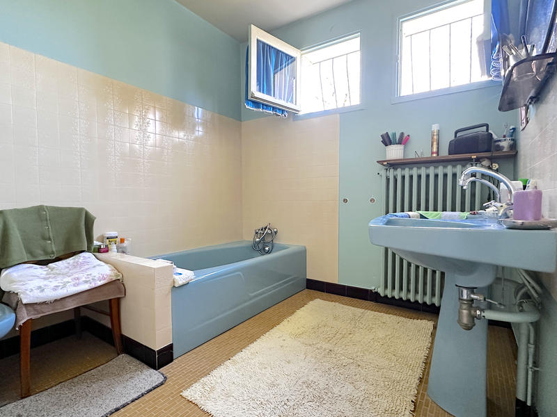 Maison - 260 m² - 8 pièces