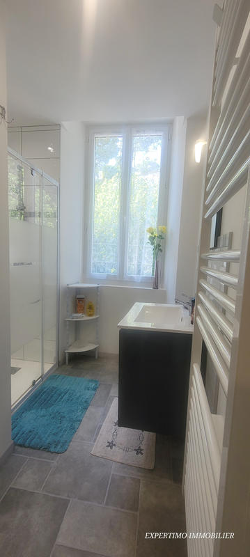 Maison - 201 m² - 8 pièces