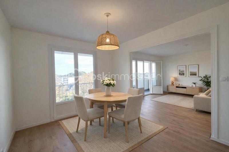 Appartement - 80 m² - 4 pièces