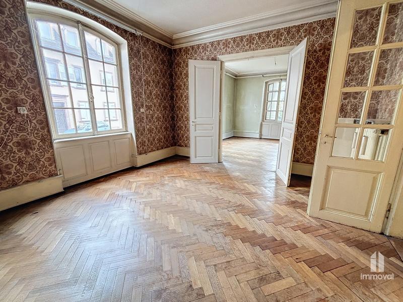 Maison - 238 m² - 11 pièces