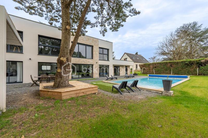Maison - 293 m² - 8 pièces