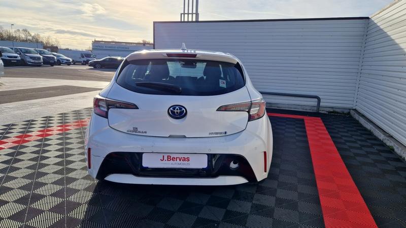 Toyota Corolla 122h Dynamic Business + Programme Beyond