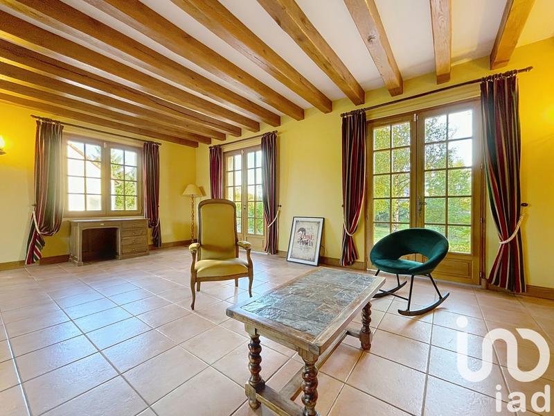 Maison - 239 m² - 10 pièces