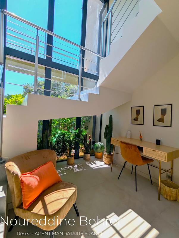 Villa - 260 m² - 7 pièces