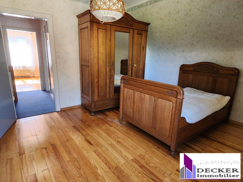 Maison - 239 m² - 10 pièces