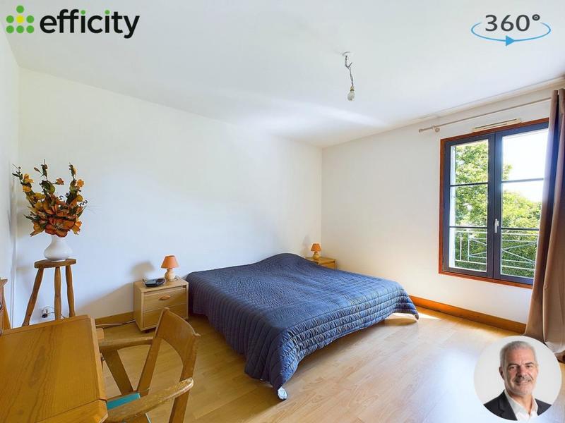 Maison - 290 m² - 8 pièces