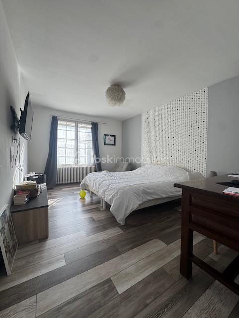 Maison - 200 m² - 8 pièces