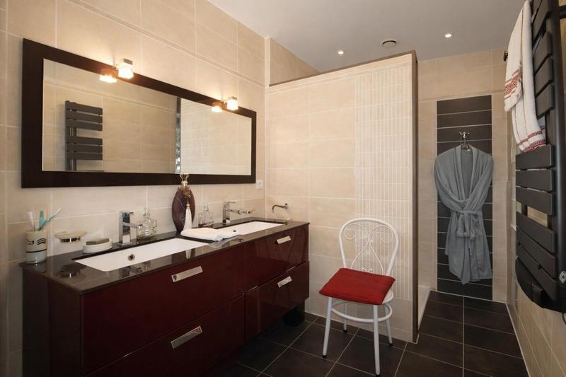 Maison - 182 m² - 7 pièces