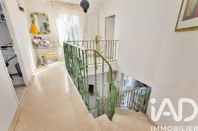 Maison - 290 m² - 7 pièces