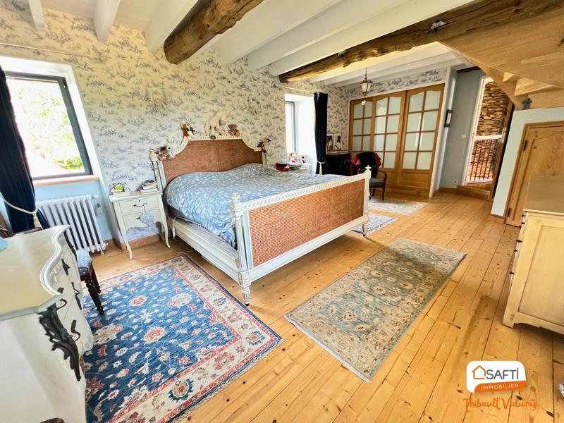 Maison - 307 m² - 12 pièces