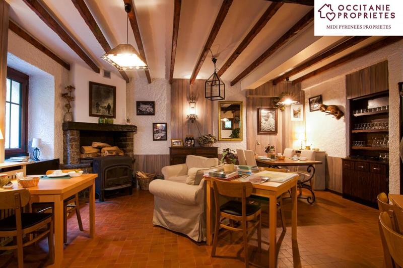 Propriété - 280 m² - 11 pièces