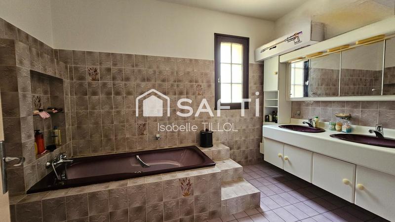 Maison - 194 m² - 6 pièces