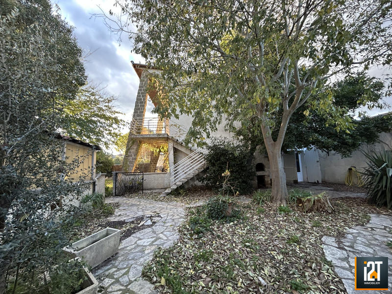 Maison traditionnelle - 132 m² - 3 pièces