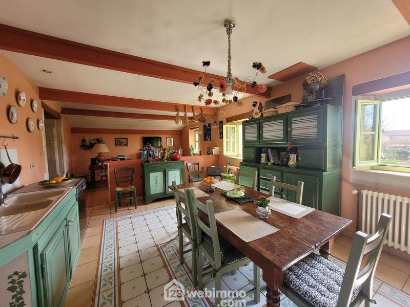 Maison - 338 m² - 10 pièces