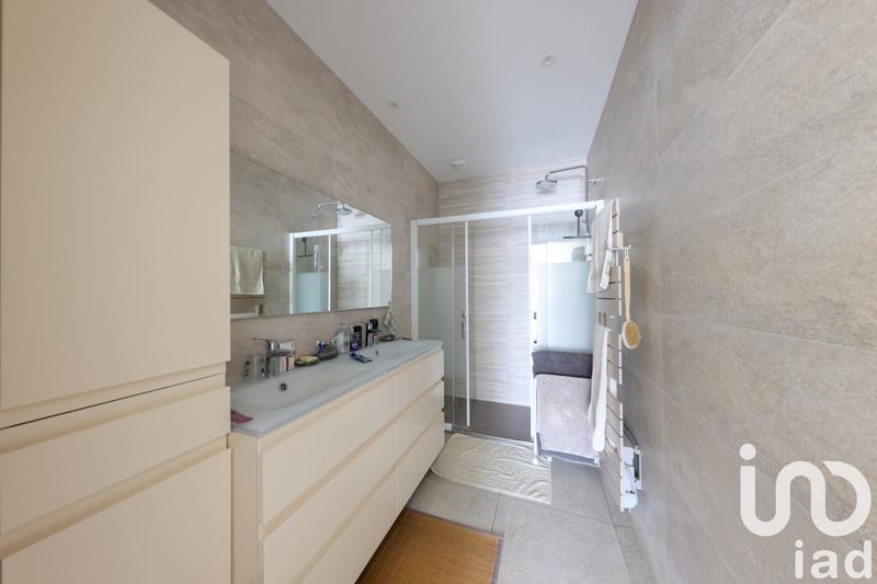 Maison - 377 m² - 10 pièces