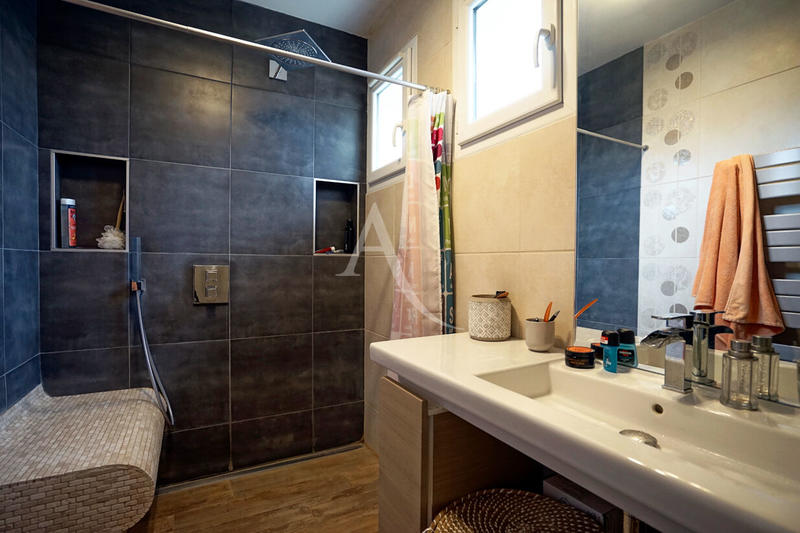 Maison - 121 m² - 5 pièces