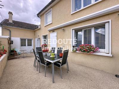 Maison - 199 m² - 7 pièces