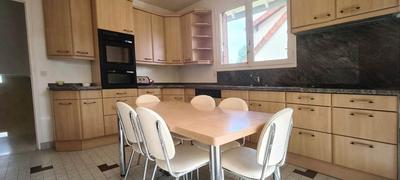 Maison - 176 m² - 8 pièces