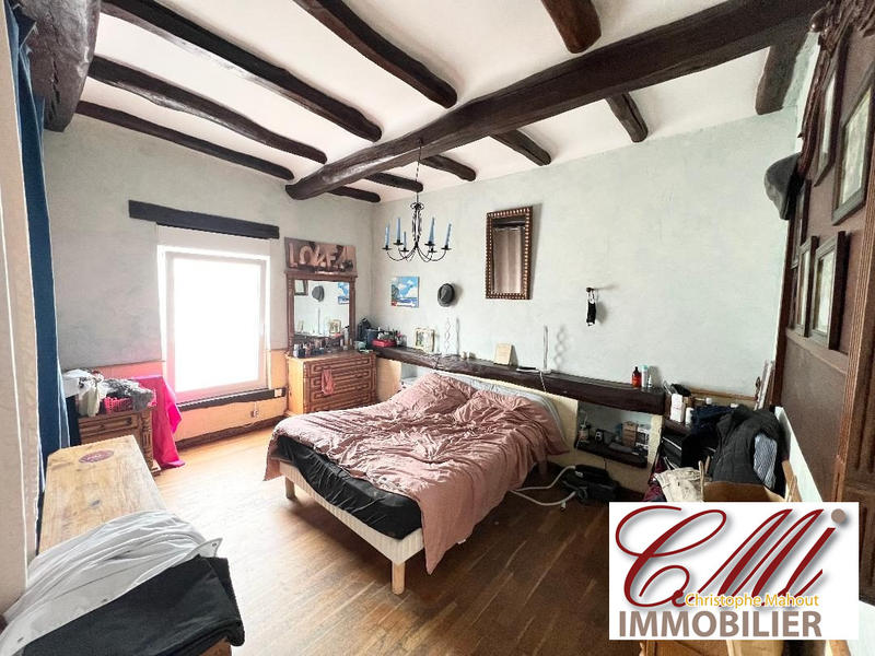 Maison - 208 m² - 6 pièces