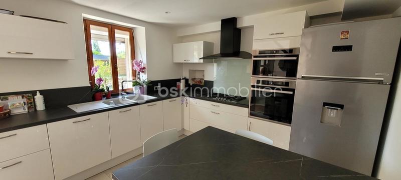 Corps de ferme - 175 m² - 8 pièces