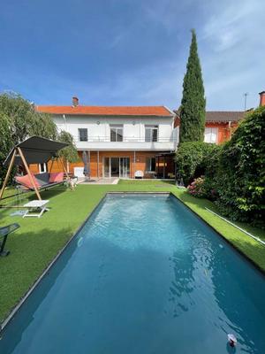 Maison de ville - 250 m² - 7 pièces