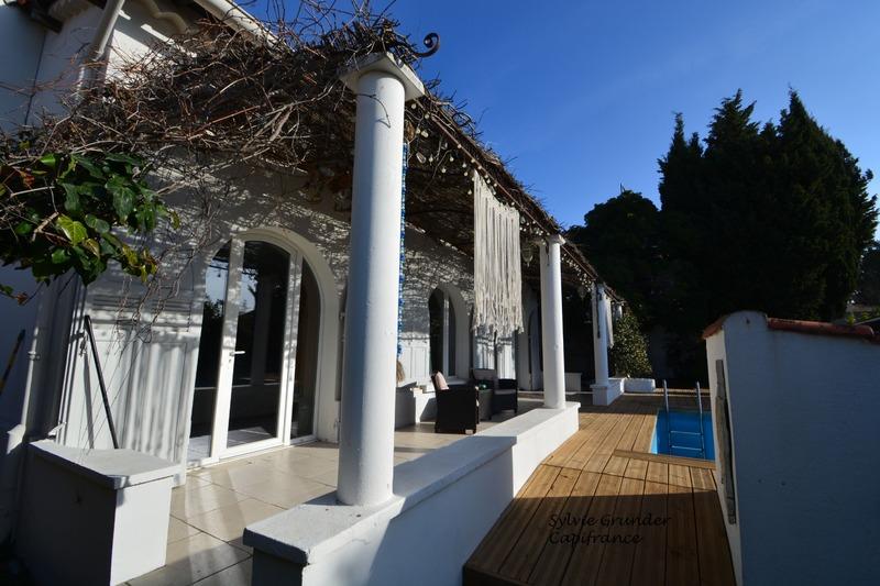 Maison - 194 m² - 8 pièces