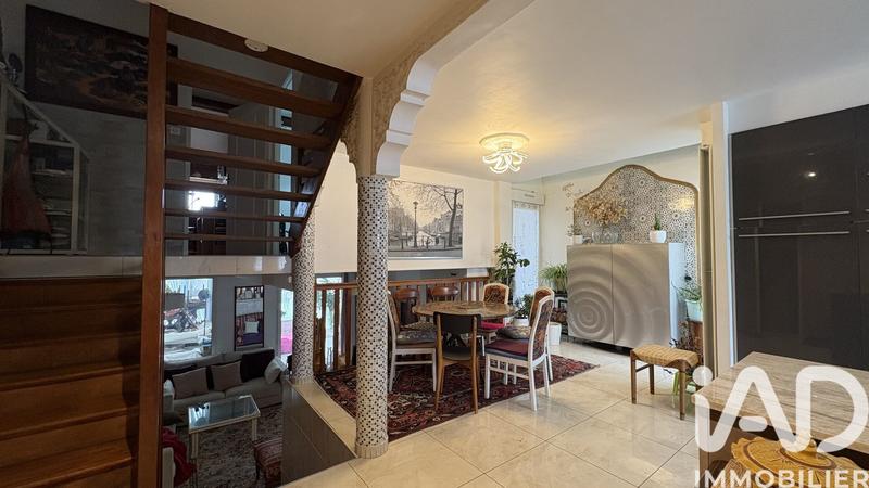 Maison - 180 m² - 7 pièces