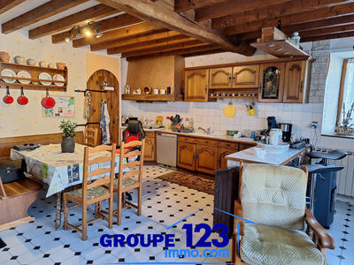 Maison - 200 m² - 8 pièces