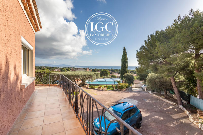 Maison - 180 m² - 5 pièces