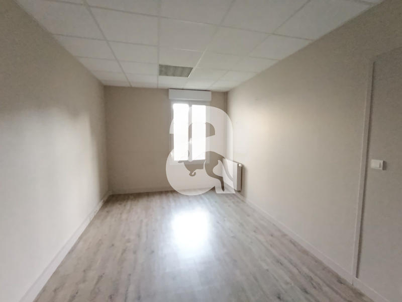 Local commercial - 109 m² - 5 pièces