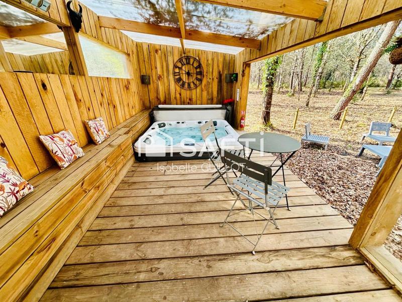 Maison - 240 m² - 9 pièces