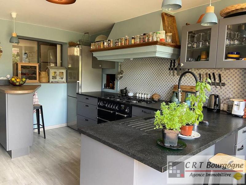 Maison ancienne - 248 m² - 9 pièces