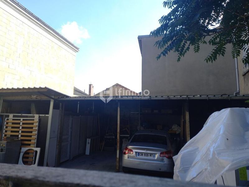 Maison - 240 m² - 11 pièces