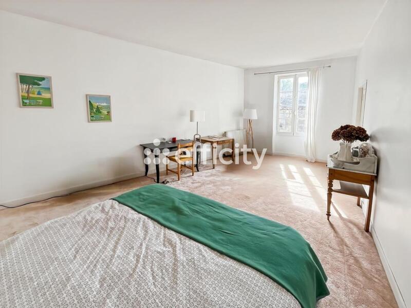 Maison bourgeoise - 236 m² - 6 pièces