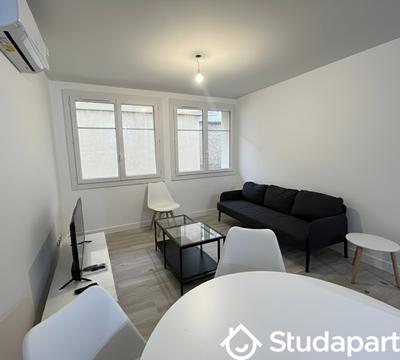 Chambre - 9 m² - 1 pièce