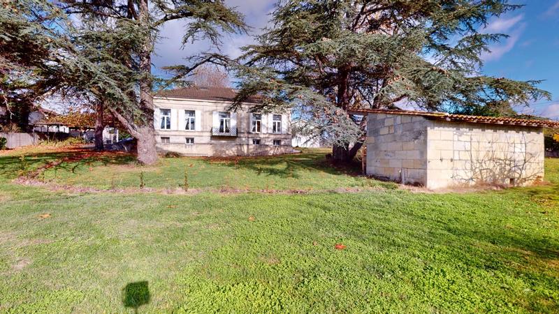 Maison - 260 m² - 8 pièces