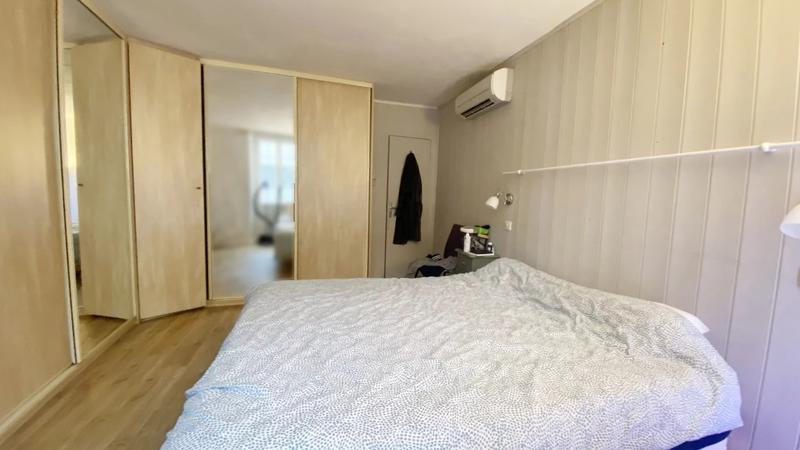 Maison - 250 m² - 8 pièces