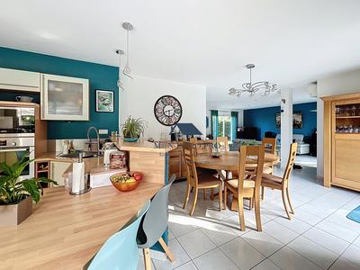 Maison - 187 m² - 8 pièces