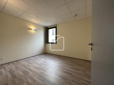 Appartement - 168 m² - 10 pièces