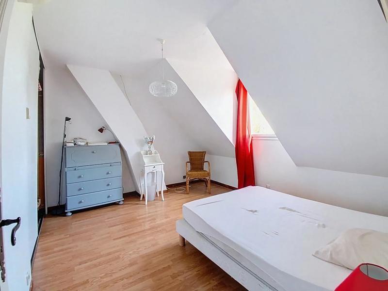 Maison - 210 m² - 8 pièces