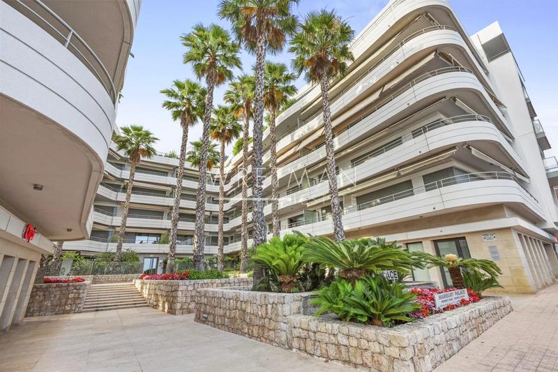 Appartement - 77 m² - 3 pièces