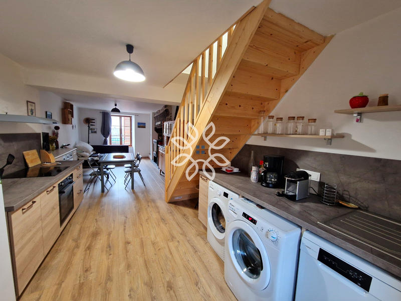 Maison - 236 m² - 9 pièces