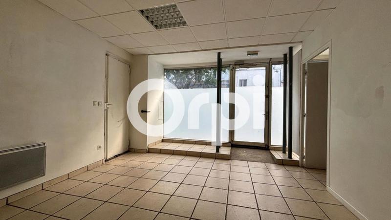 Services - 49 m²