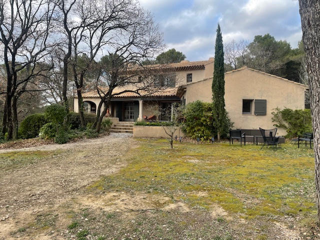 Maison - 380 m² - 10 pièces