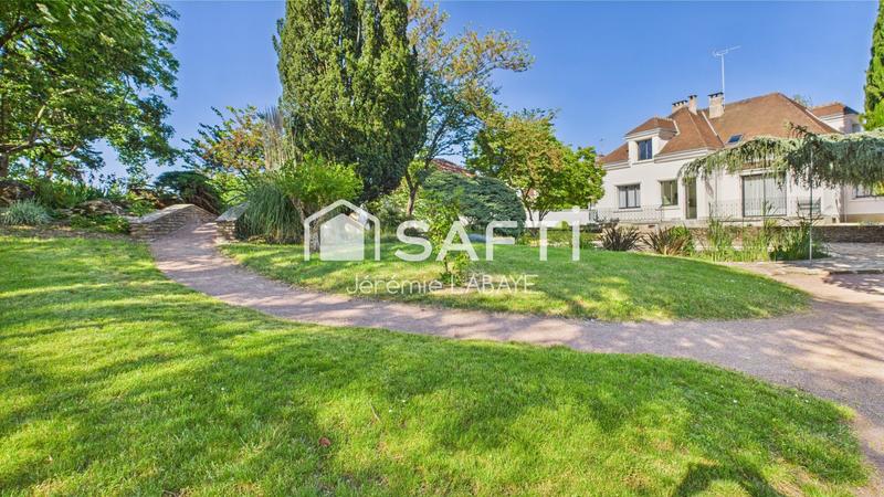 Maison - 287 m² - 7 pièces